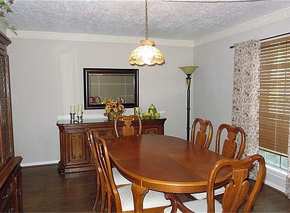 4th image of 13827 Lantern Ln