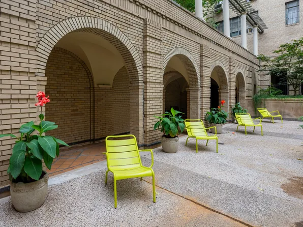 350 West 57th Street image 16 of 16