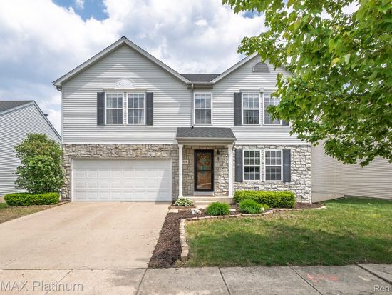2858 Au Gres River Dr, Fowlerville, MI 48836