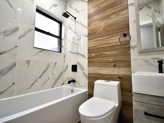 3rd image of 1419 Vyse Ave #3B