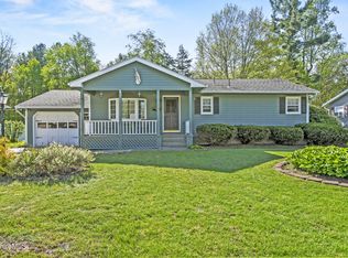 110 Maple Grove Dr, Pittsfield, MA 01201