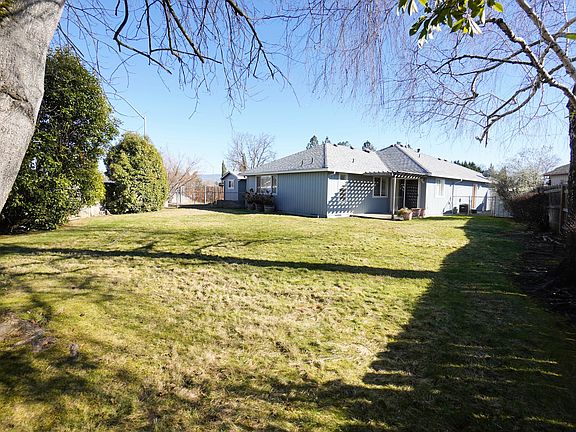 2nd image of 1046 Diana Ct