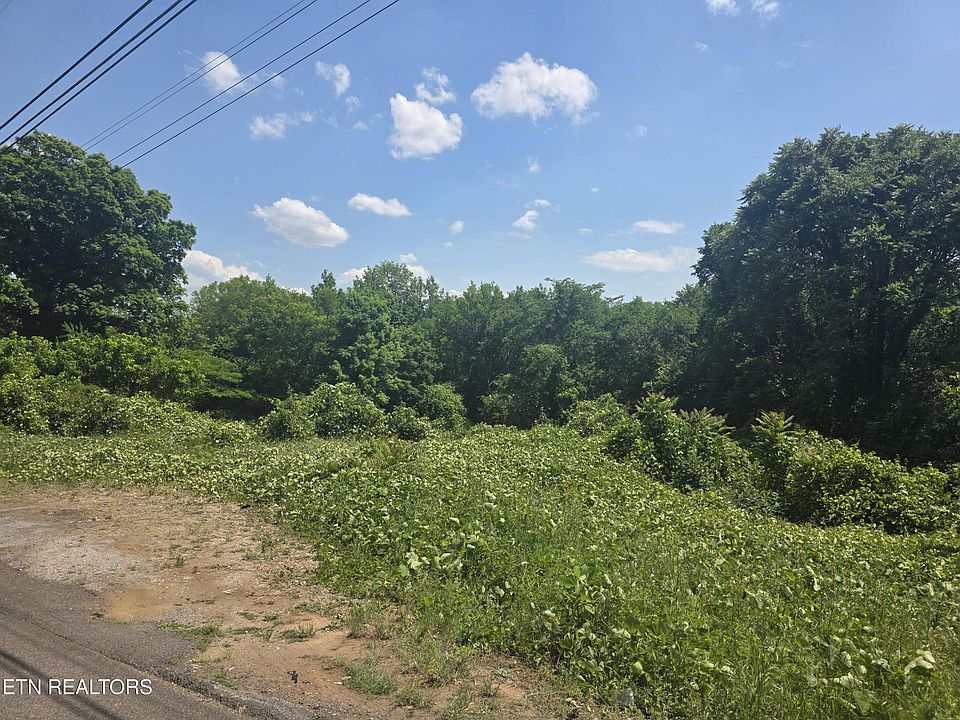 2nd image of 805 Beaman Lake Rd
