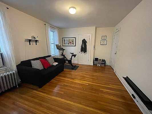 4th image of 2159 27th St APT B2