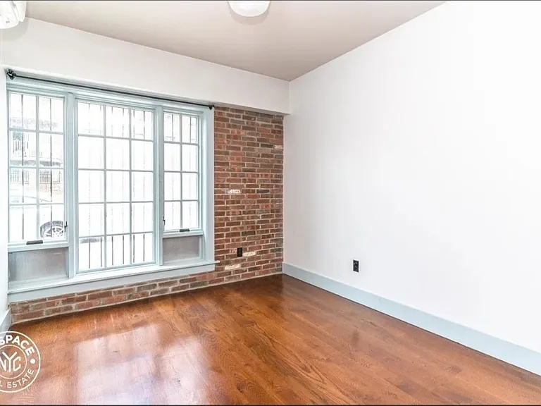 226 Pulaski St #3 — Photo 3