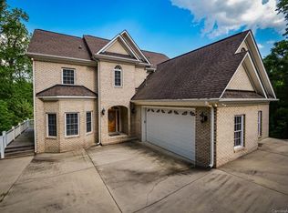 569 Living Waters Dr, Great Falls, SC 29055