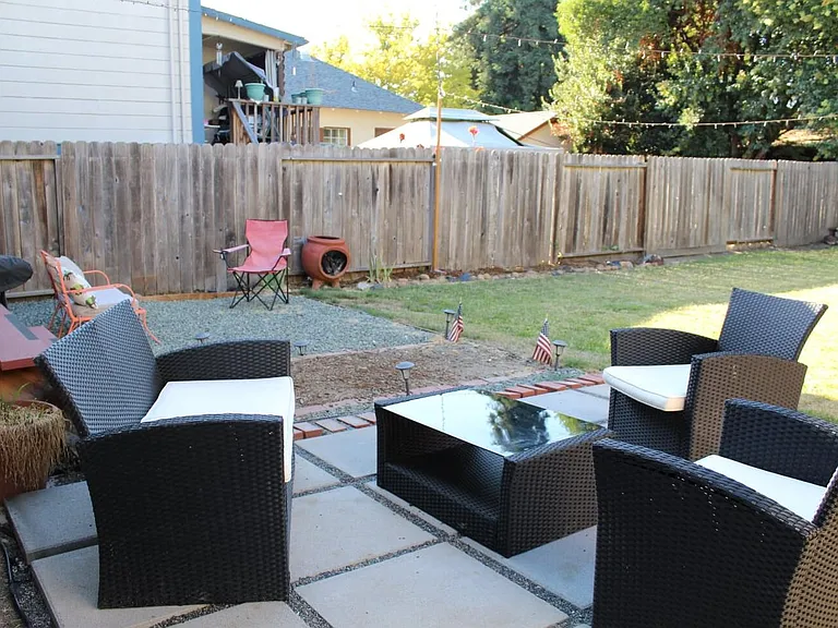 1576 Palmer St — Photo 3