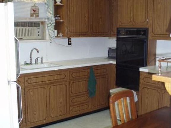 5th image of 221-223 Stephens St