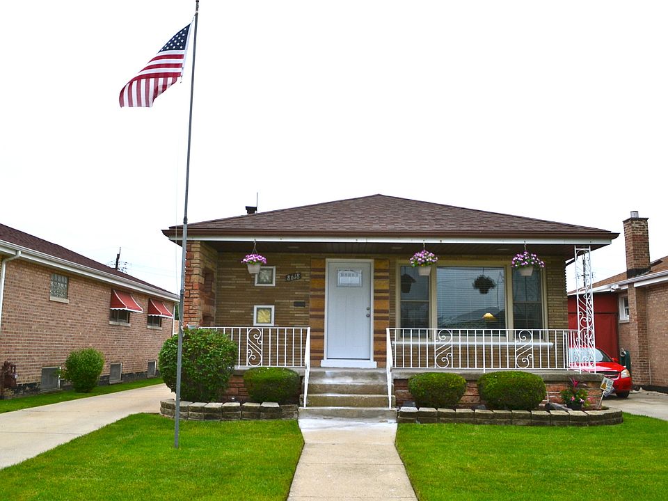 1st image of 8618 S Komensky Ave