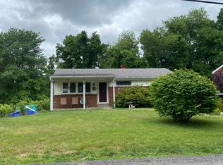 243 Burch Dr, Coraopolis, PA 15108