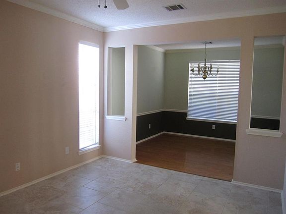 3rd image of 2604 Normandy Dr