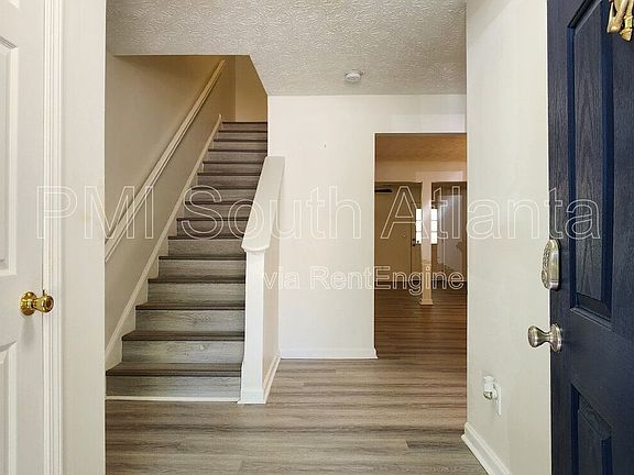 3rd image of 3021 Waldrop Cir
