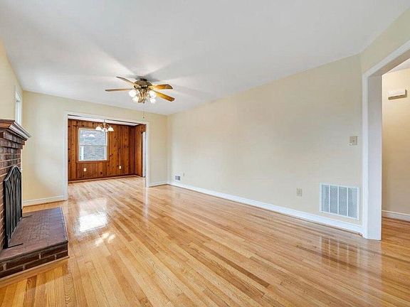 2nd image of 1124 Greenhurst Ave NW