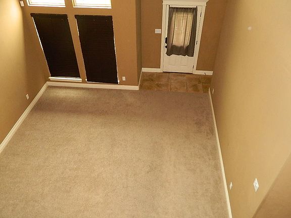 4th image of 7912 SW Powell Ct