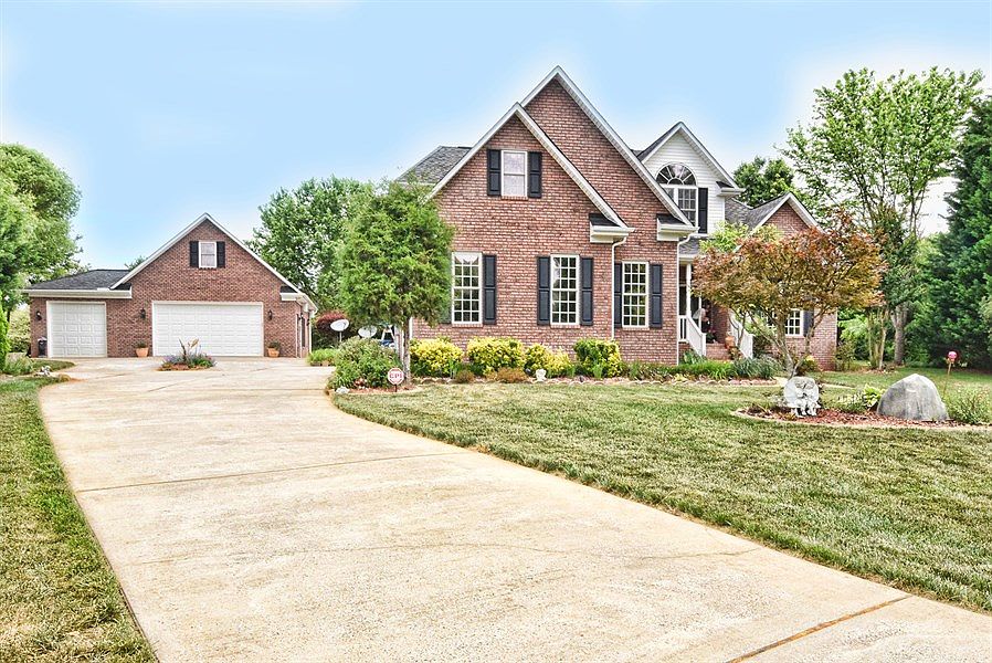 2nd image of 9864 Fontana Ct SW