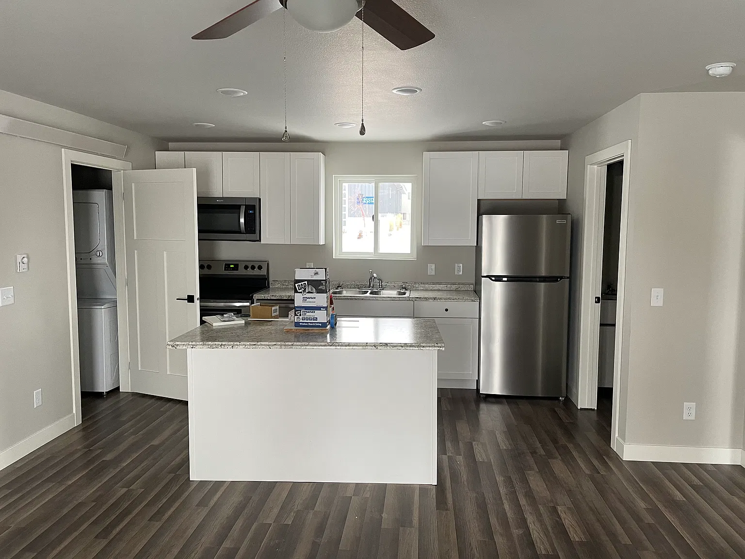 2 bed, 836 sqft, $1,500 — Photo 3