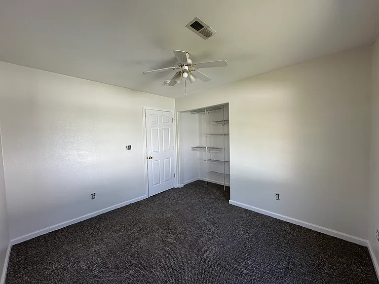 2739 Bleeker St — Photo 15