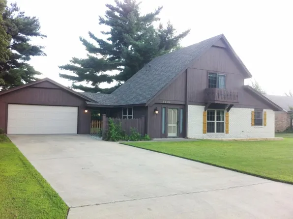2806 W Parkwood Dr, Rogers, AR 72756