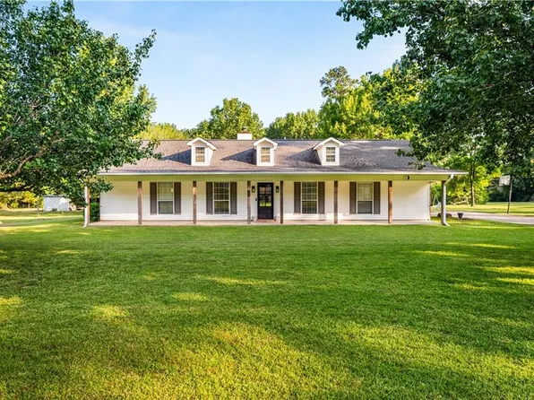 212 Estate Dr, Pineville, LA 71360