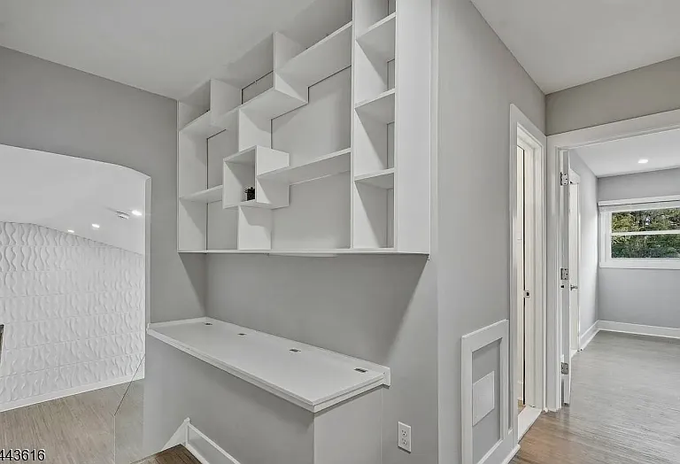 323 Parry Rd — Photo 10