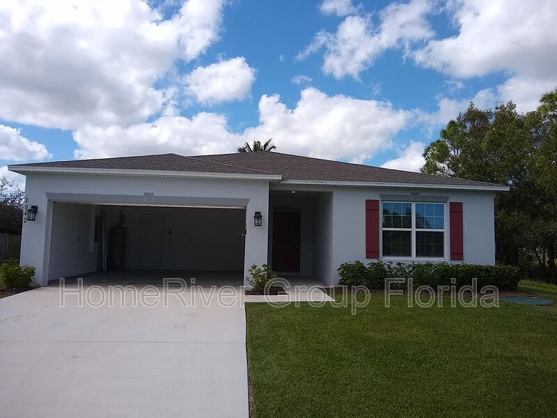 1st image of 2042 SW Aguero St