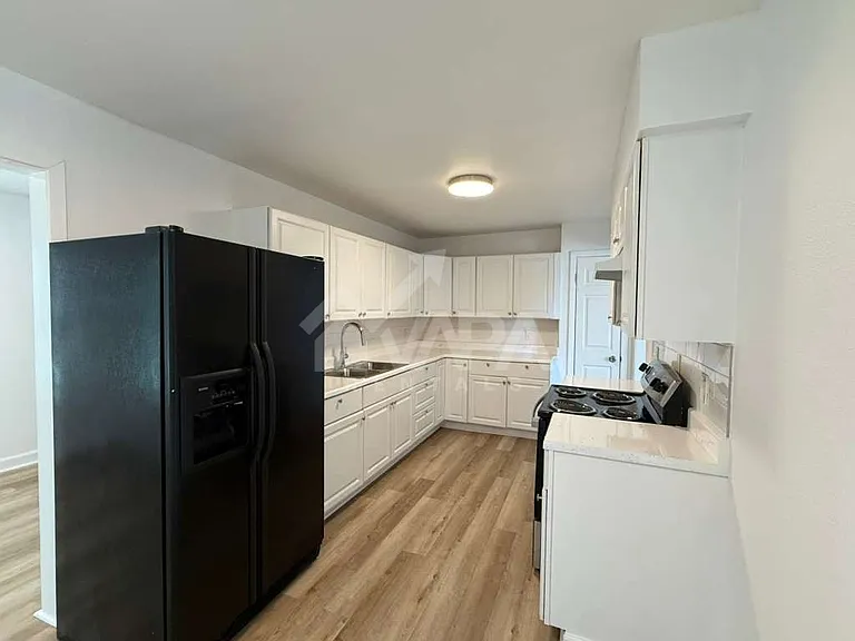 4511 Diamondhead Dr — Photo 3