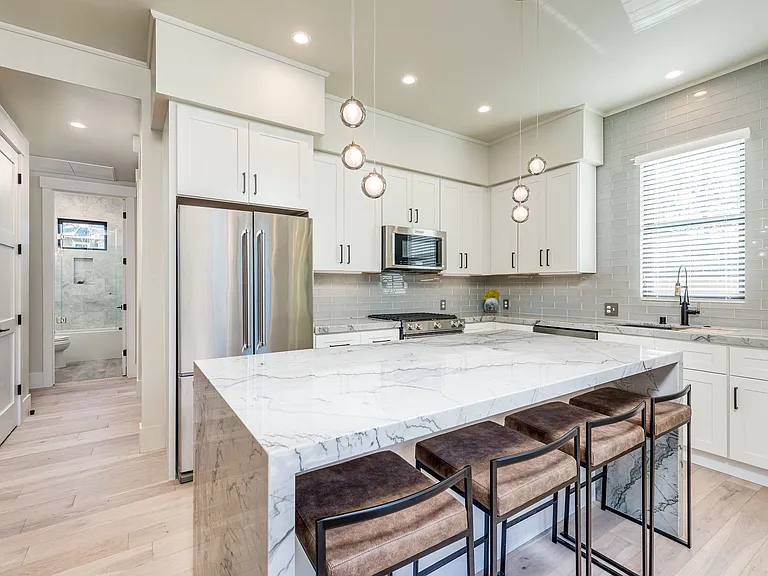 Luxury Spaces — Photo 201