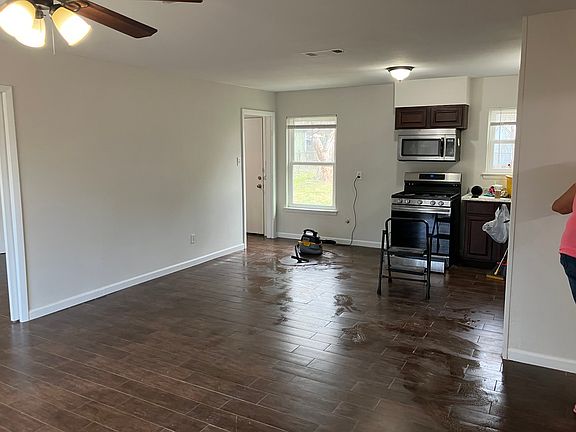 2nd image of 810 Denton Dr