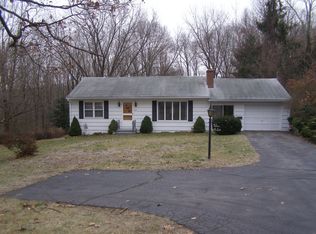 607 Whittemore Rd, Middlebury, CT 06762