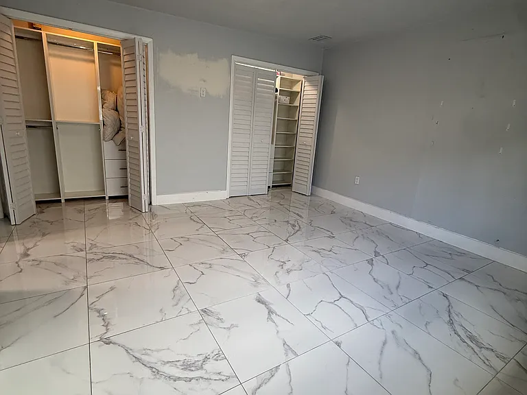 1772 SW 16th St — Photo 3