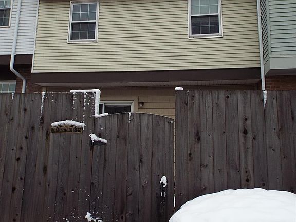 3rd image of 7618 Whitehaven Ct