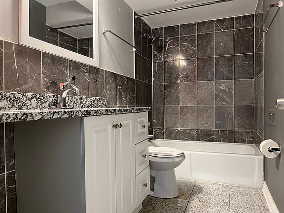 3rd image of 5202 Washington St APT 401