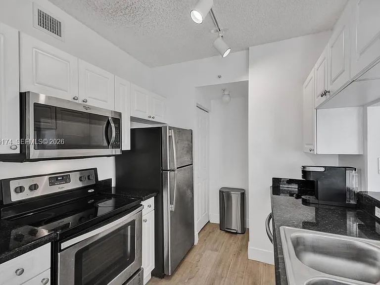 17100 N Bay Rd #1511 — Photo 49