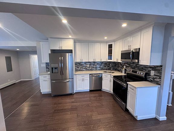 3rd image of 45 Berkeley Pl