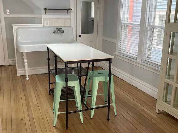 4th image of 4219 N Albany Ave #1