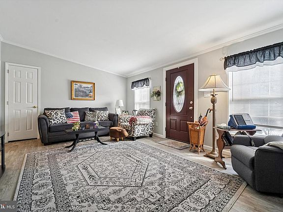 2nd image of 19 Wildbriar Ct