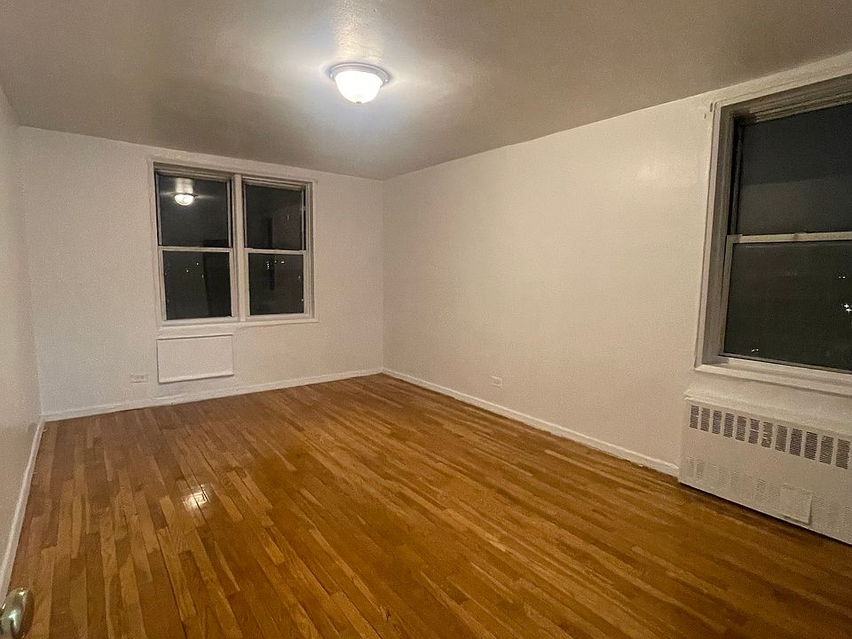 2nd image of 2170 University Ave #6