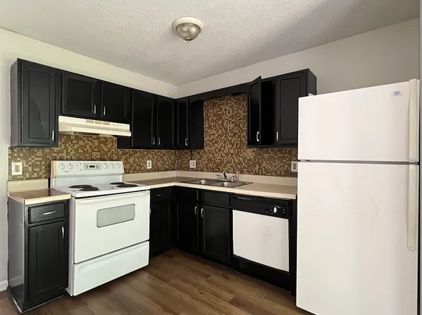 106 Hickory Trce APT 4, Clarksville, TN 37040