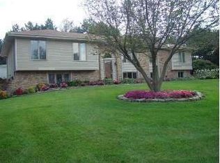 11219 Kentucky Rd, Papillion, NE 68133