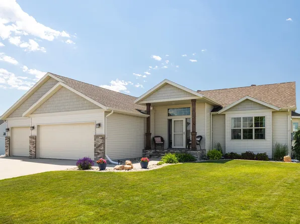 5017 43rd St S, Fargo, ND 58104