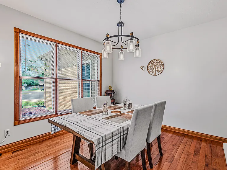 725 Greystone Ct — Photo 22
