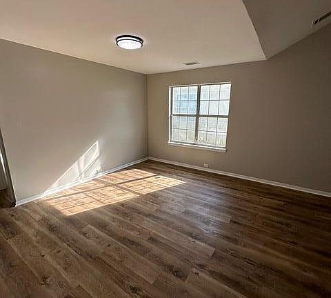 5th image of 8138 Honeysuckle Lake Dr