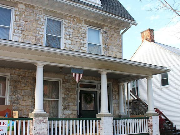 3rd image of 101 E Main St