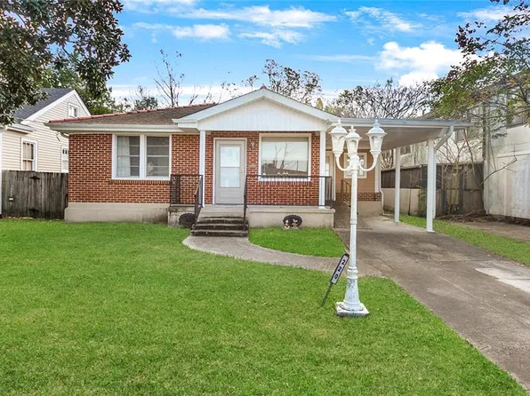 220 9th St, Gretna, LA 70053