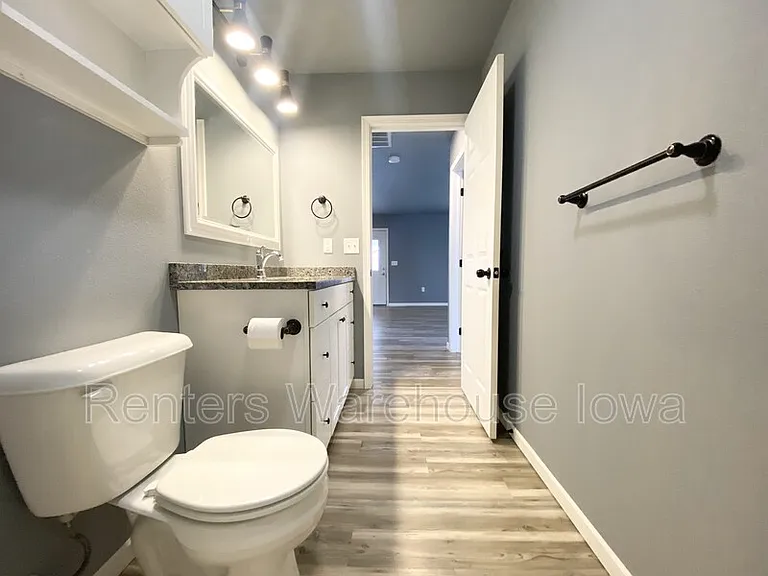 217 E Front St #B — Photo 17