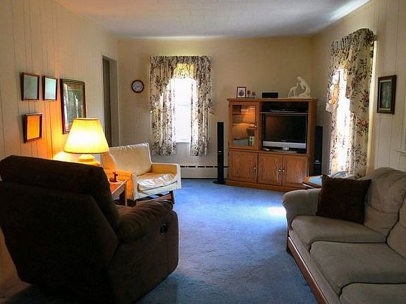 4th image of 50 Merriam Ave