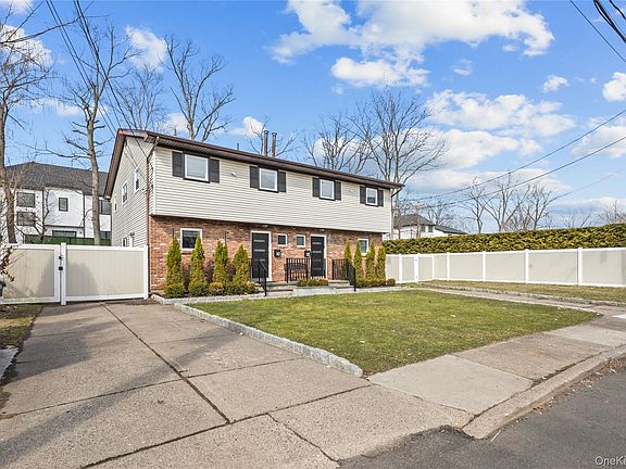 2nd image of 10 Sneden Court