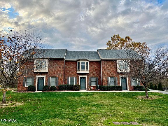 3rd image of 1705 W Lakeview Dr APT 2