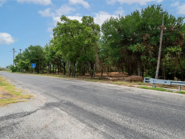 9277 Grayson Dr, Denison, TX 75020