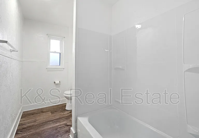 142-144 W 9th Ave #142-2 — Photo 10